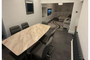 Sleeps5-ElizabethLine-FreeParking-SmartTV