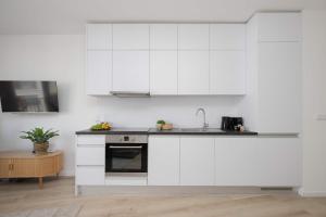 Browary Warszawskie Stylowe Studia z Balkonami w Centrum by Renters Premium
