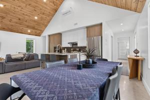 Spa & Lake access - Le Bois Loup
