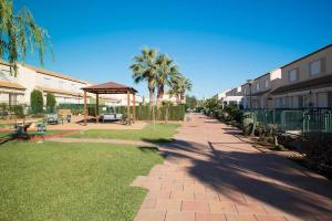 Tu adosado con piscina y pádel en Oropesa 55