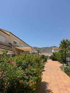 Tu adosado con piscina y pádel en Oropesa 55