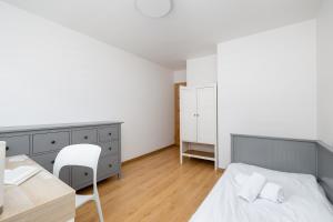 Potulicka City Comfort Apartment by BookingHost