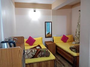 Srija Urgyen Homestay By StayApart