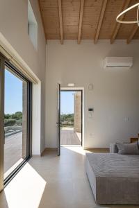 Revi Villa - Elegant Villa with Private Pool