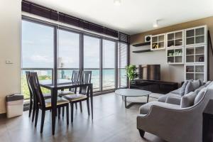 2 Bedroom High Floor Sea View Unit