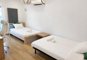 Poseidon Sea View Suite, 3BR, 100m from beach