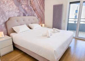Poseidon Sea View Suite, 3BR, 100m from beach