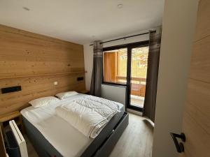 Cozy chalet top heart of Val Thorens ski in out