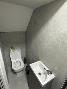 PLUS PROPERTIES Leeds 5