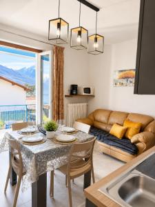 The Blue Sky Apartment with Lake view