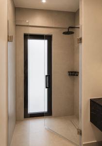 Manto Boutique Studio, walk to the Acropolis