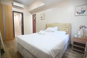 Kuya Awen’s Staycation Unit14C