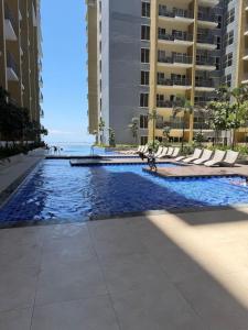 Kuya Awen’s Staycation Unit14C