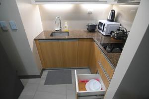 Kuya Awen’s Staycation Unit14C