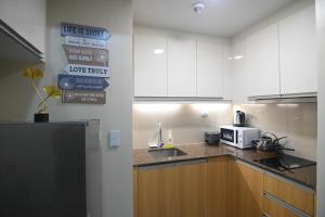 Kuya Awen’s Staycation Unit14C