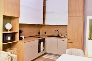 Elegant 2BR in City Center