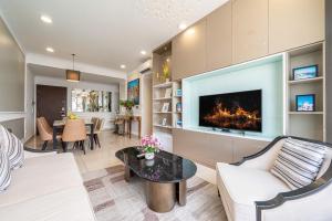 3br-Glamour River & Skyline View-The Tresor-Hana Apart 27