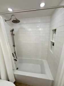 St Augustine, Beachside retreat 2BR 2BA w pool