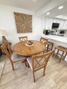 St Augustine, Beachside retreat 2BR 2BA w pool