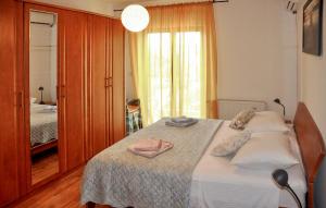 Awesome Apartment In Vrboska With Wifi