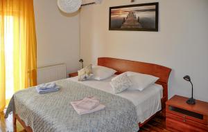 Awesome Apartment In Vrboska With Wifi