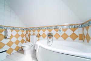Gastland M1 Hotel & Conference Center