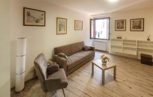 Cozy Apartment In Carro With Wifi