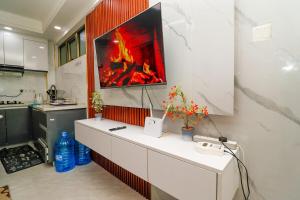 Luxury 1-BDR with gym, mini-golf & balcony in Kilimani