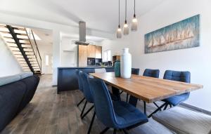 Awesome Home In Debeljak