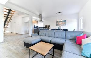 Awesome Home In Debeljak