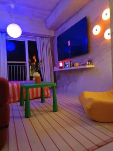 Aesthetic Tagaytay Getaway Bauhaus Theme Netflix & Chill Ready