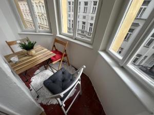 Quiet Old Town 2BR Walk toAttractions