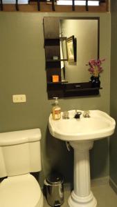 habitacion y baño privado