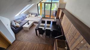 Summit View Apartment