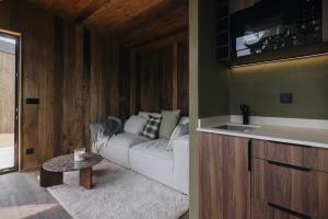Chalet Margaret Close to Shops and Great Views B6327