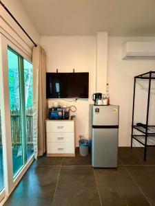 Jungle Breeze Bungalow, Fast WiFi, Quiet Retreat