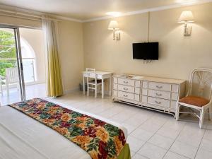 Sunbay Hotel- Daily Breakfast & Beach Access Included