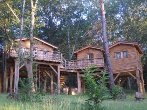 Maisons de vacances Les Cabanes du Tertre : photos des chambres