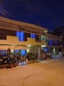 LA.KI House
