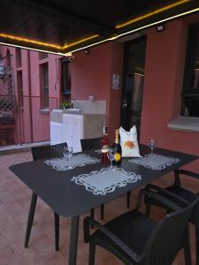 Retreat with Terrace, 25-minute walk from the Trevi Fountain