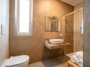 The Essential Suite VI - Private Parking