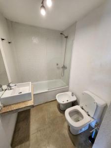 Studio apartment with balcony and pool