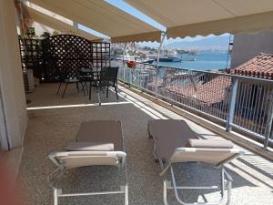 Penthouse apartment in Zea Marina