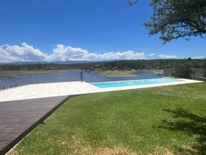 Casa frente al Lago Molinos - SOLO USO FAMILIAR - ESTADIA MÍNIMA 3 NOCHES