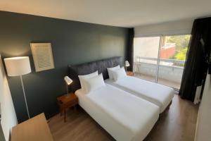 Architect renovated apt parking & 2 balconies