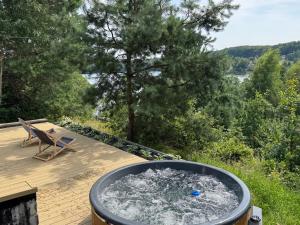 Perła Marchowo - dom przy jeziorze, balia i sauna na wyłączność