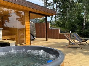 Perła Marchowo - dom przy jeziorze, balia i sauna na wyłączność
