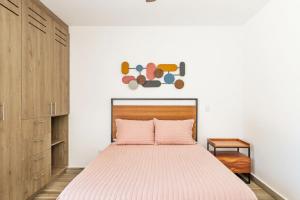 Stylish & bright contemporary 3BD I Pool!