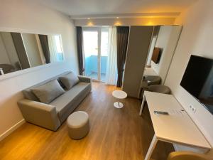 GQ Luxury Apatments In alliance Palace