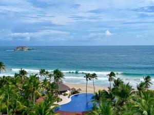 Beachfront Amara Ixtapa -Newly renovated